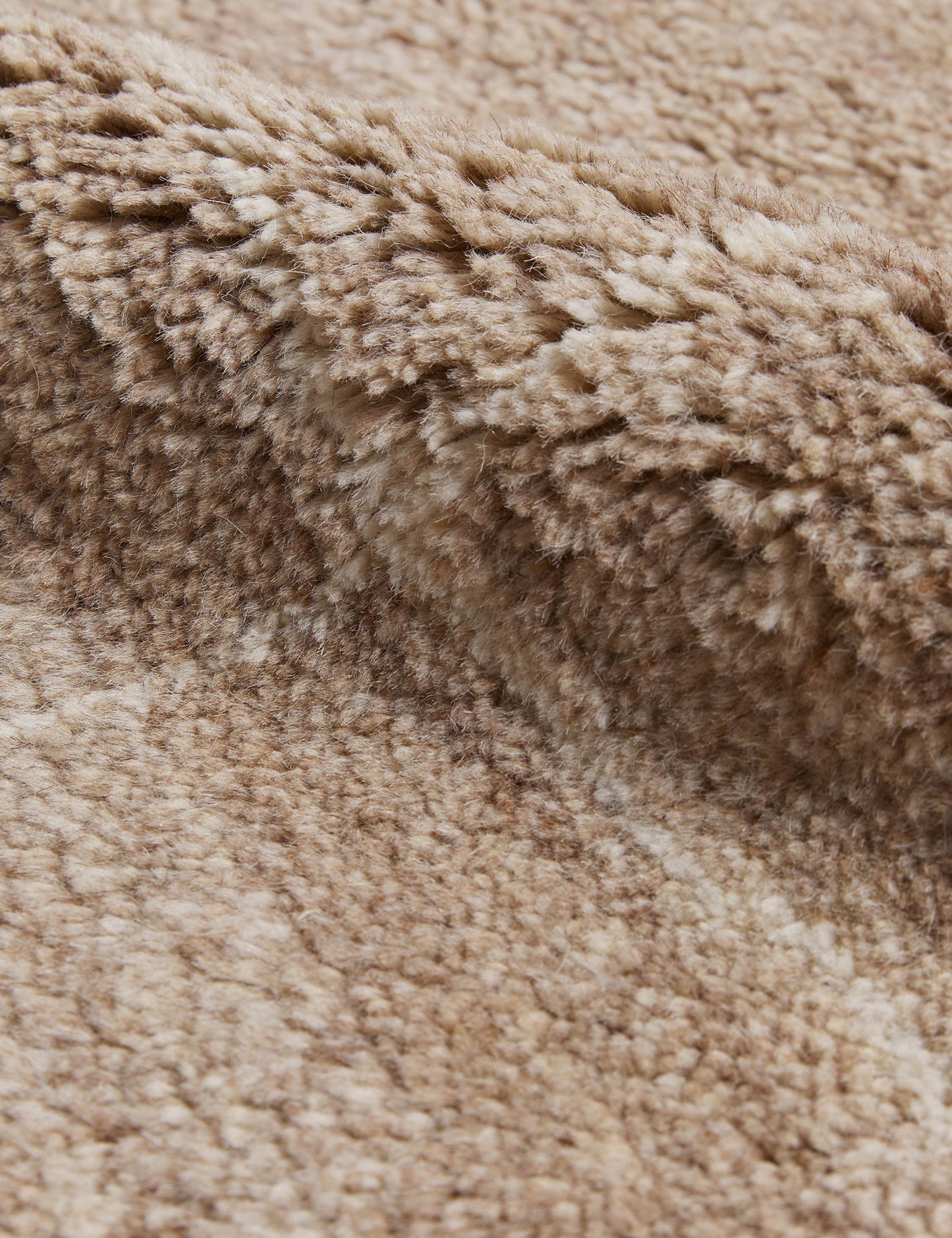 Tapis en laine noué à la main à grille irrégulière par Sarah Sherman Samuel