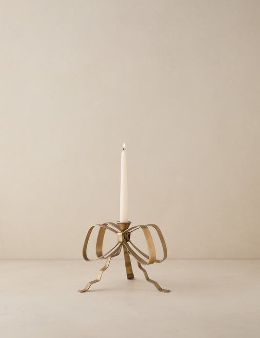 Chandelier en ruban par Sarah Sherman Samuel