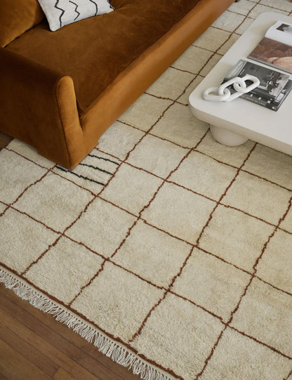 Tapis en laine noué à la main à grille irrégulière par Sarah Sherman Samuel