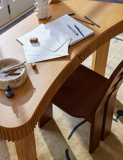 Bureau Arnie par Sarah Sherman Samuel