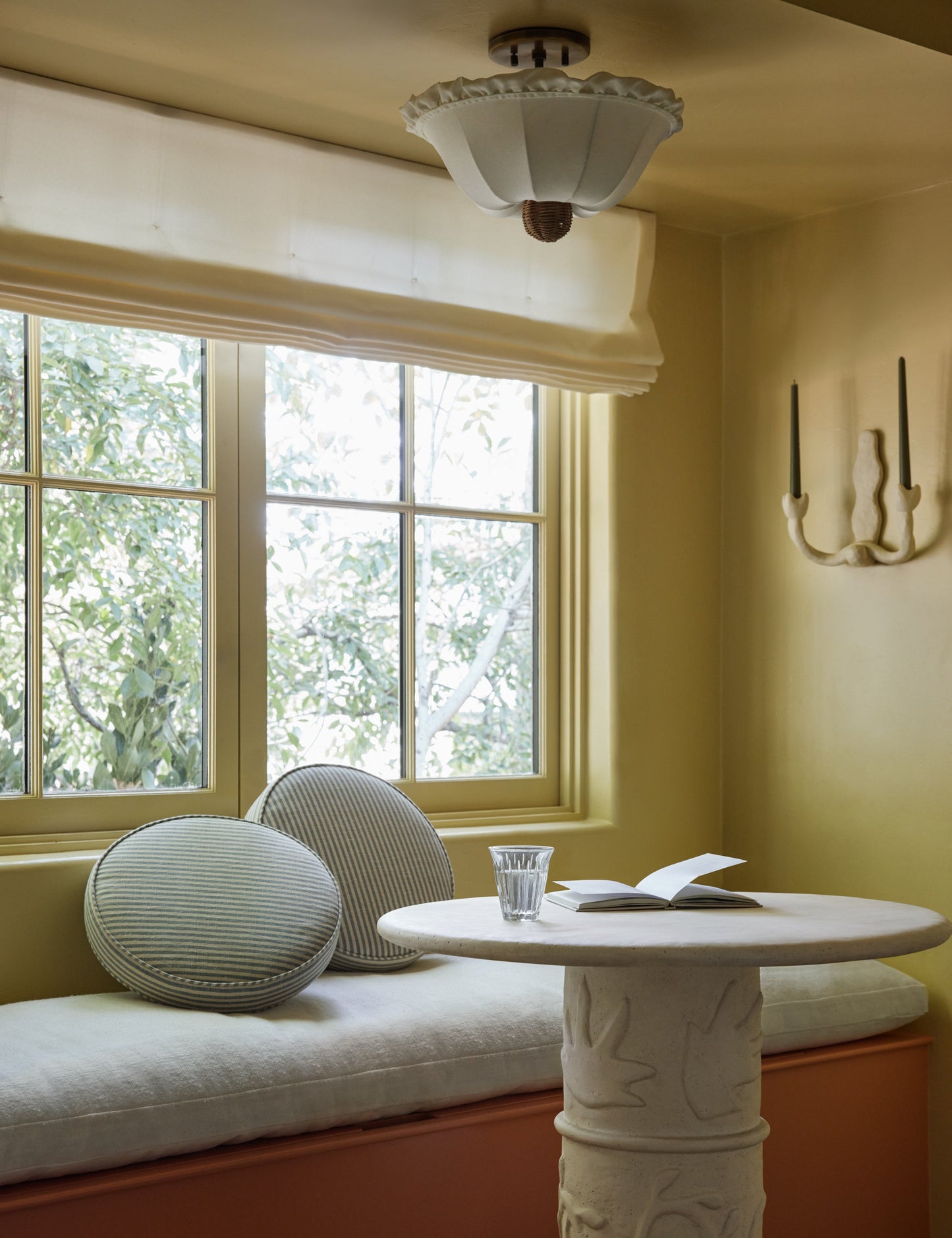 Applique à bougie Tuli par Sarah Sherman Samuel