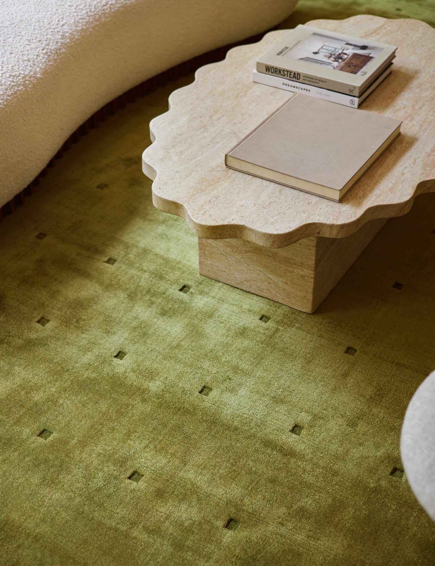 Tapis tissé à la main Nelio par Sarah Sherman Samuel