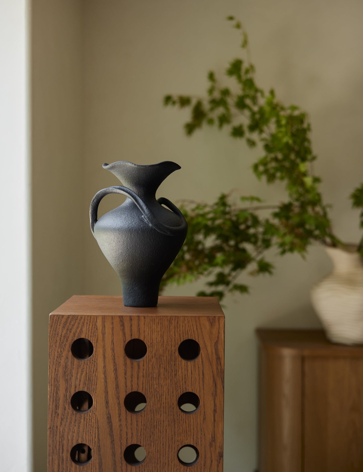 Vase Karme par Sarah Sherman Samuel