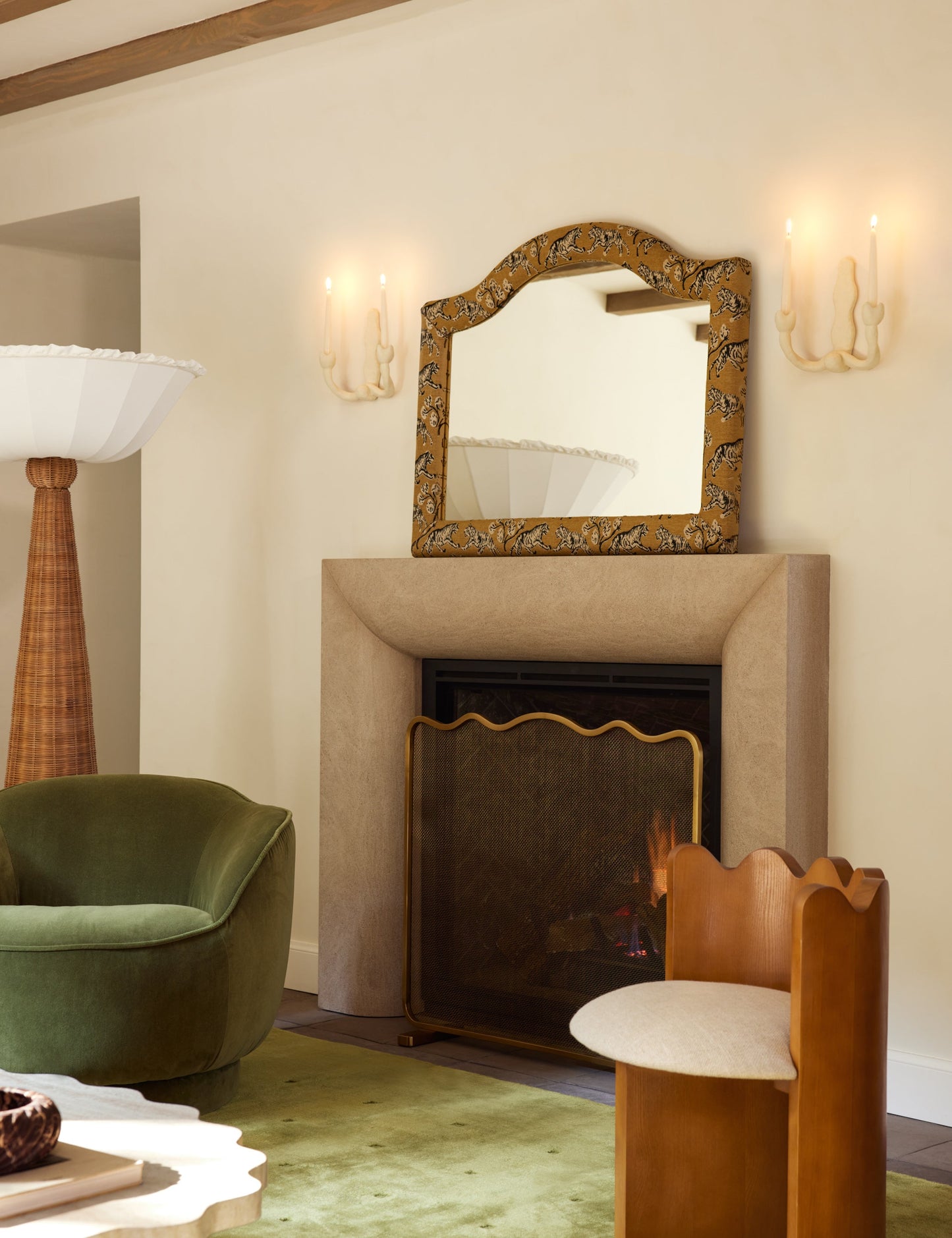 Miroir de cheminée rembourré Tiger par Sarah Sherman Samuel