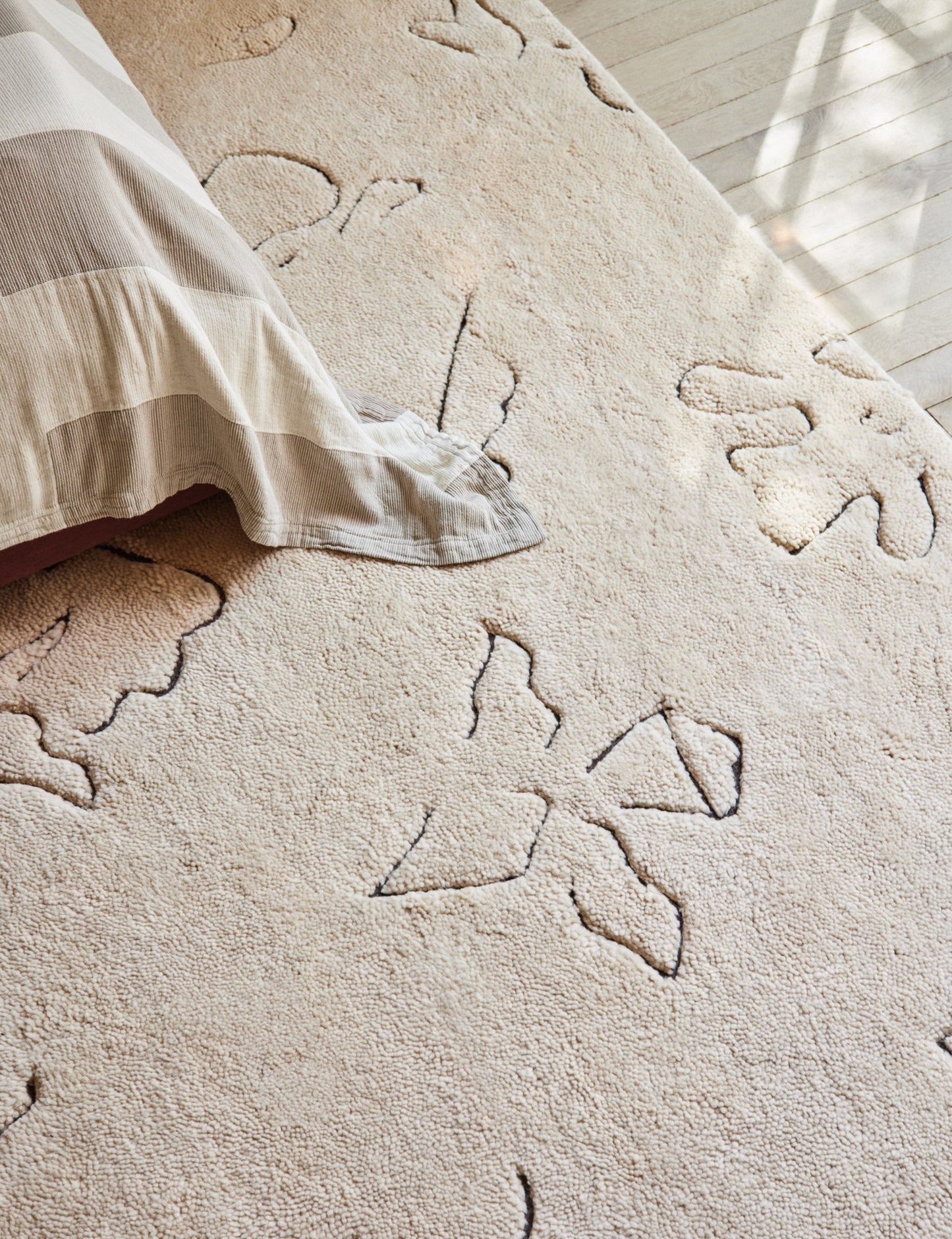 Tapis en laine noué à la main Narsi par Sarah Sherman Samuel