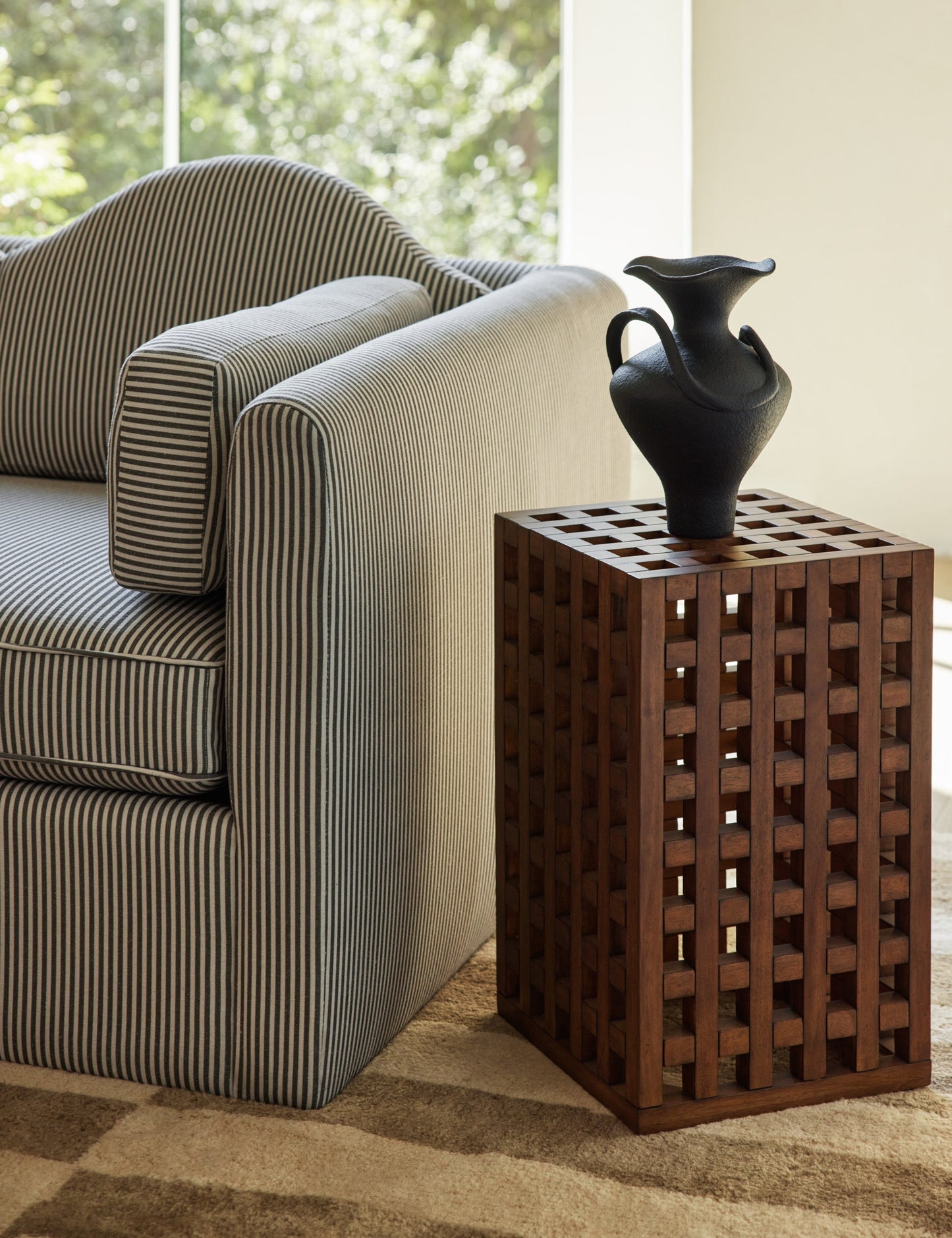 Table d'appoint Hila par Sarah Sherman Samuel