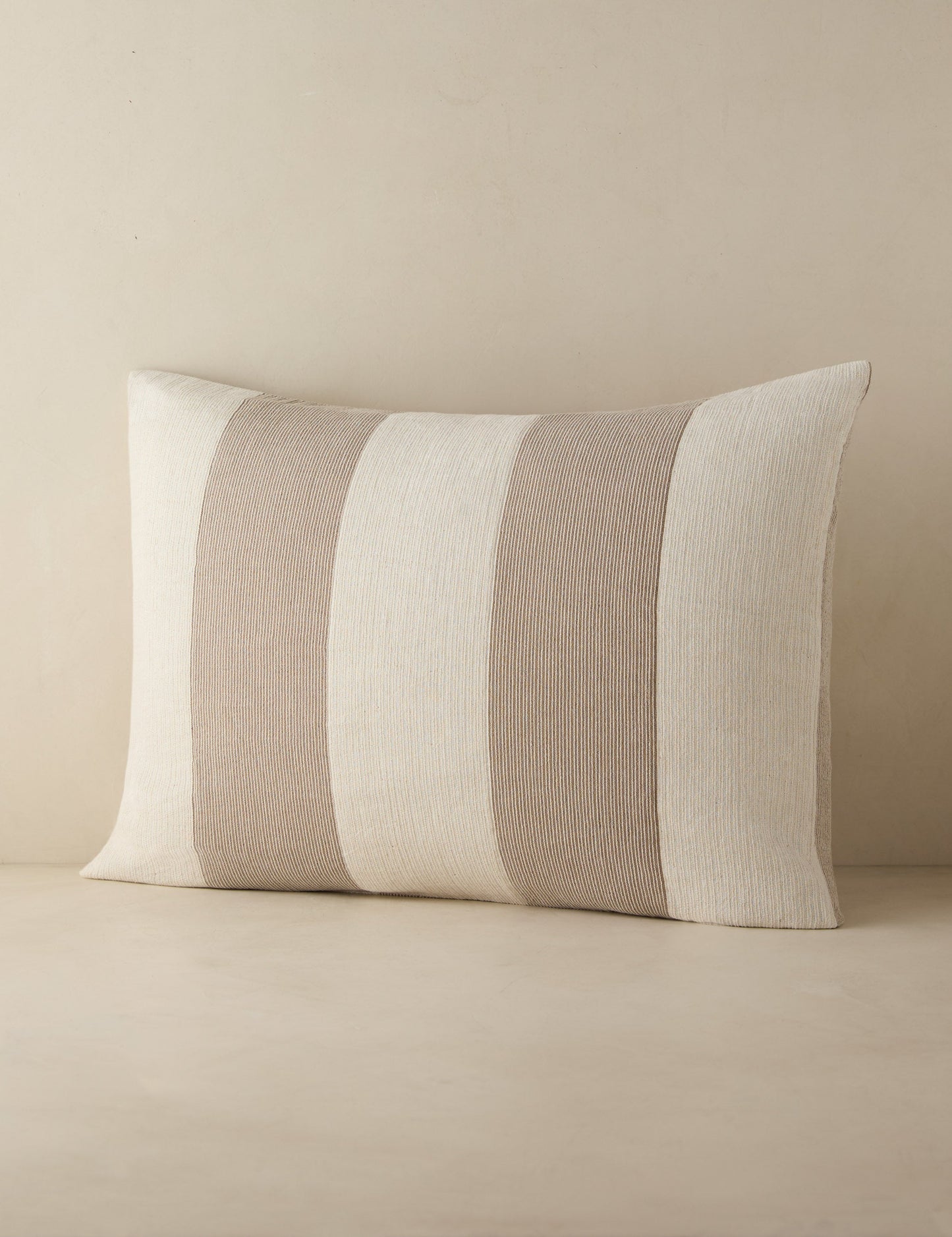 Taie d'oreiller en coton à patchs Ali par Sarah Sherman Samuel