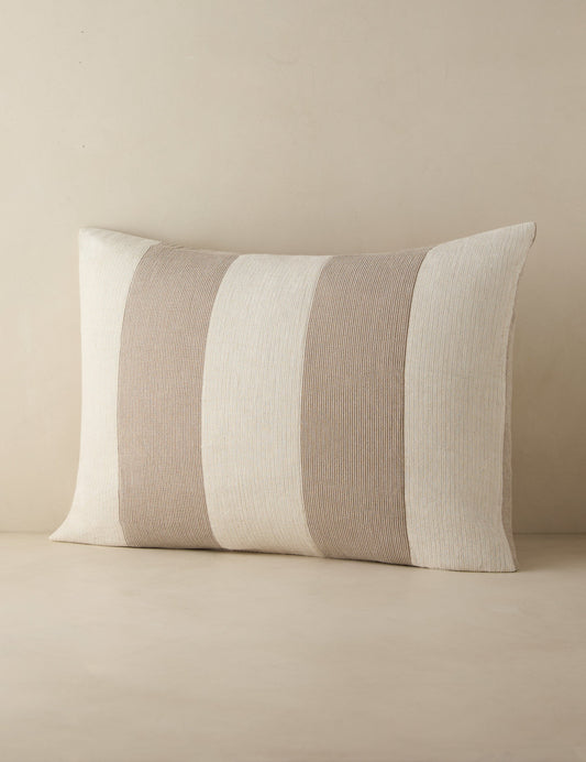 Taie d'oreiller en coton à patchs Ali par Sarah Sherman Samuel