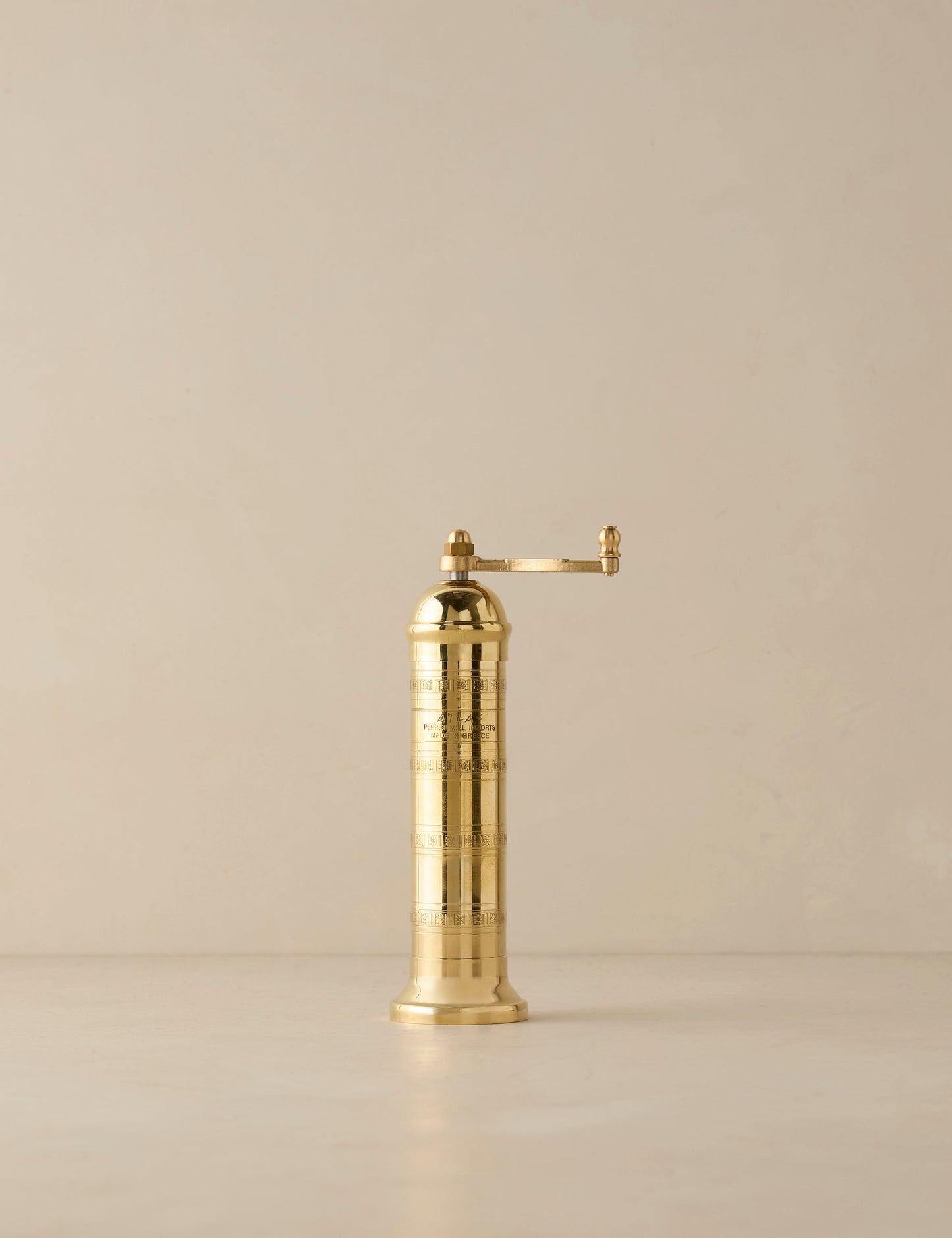 Moulin à sel en laiton Atlas