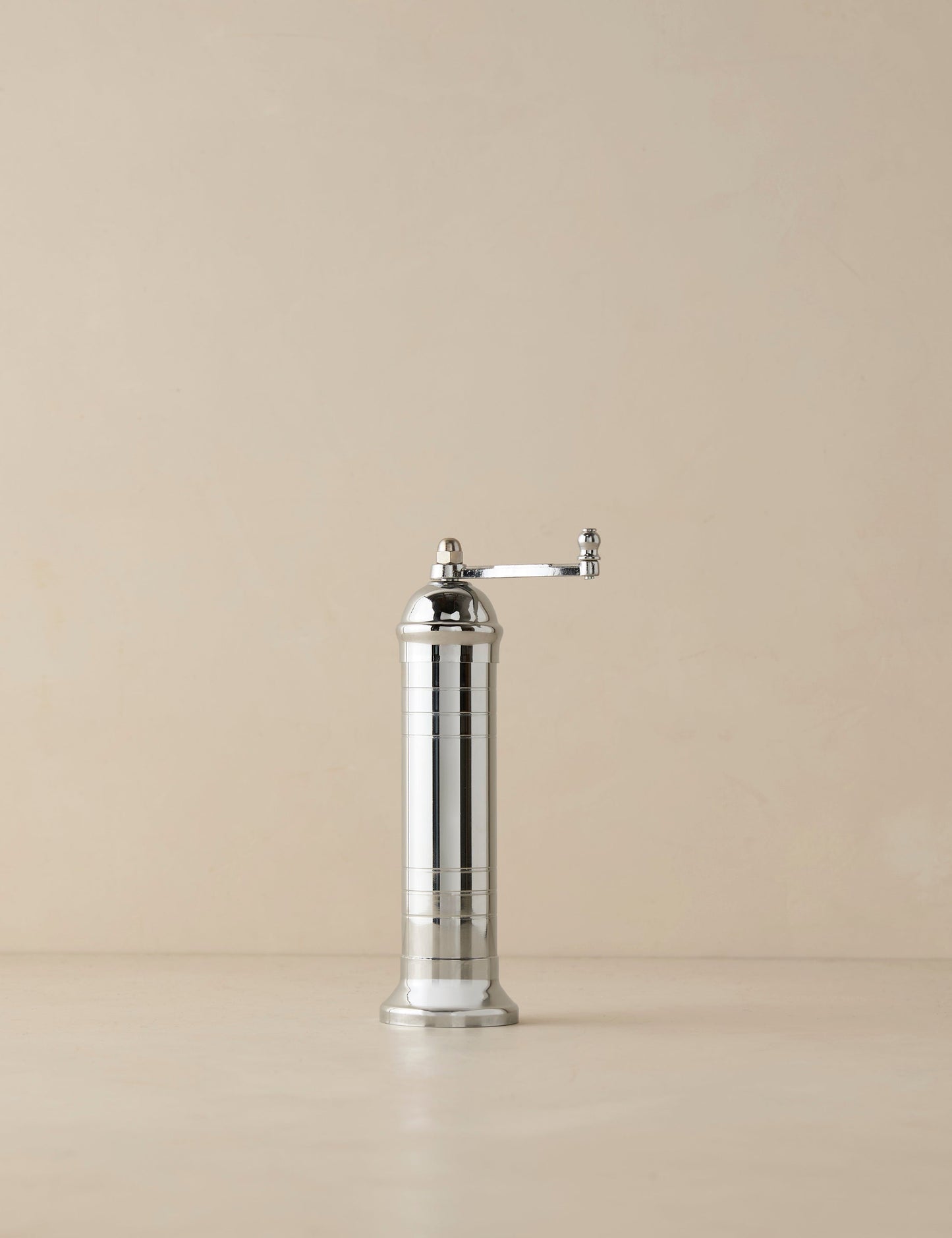 Moulin à sel en laiton Atlas