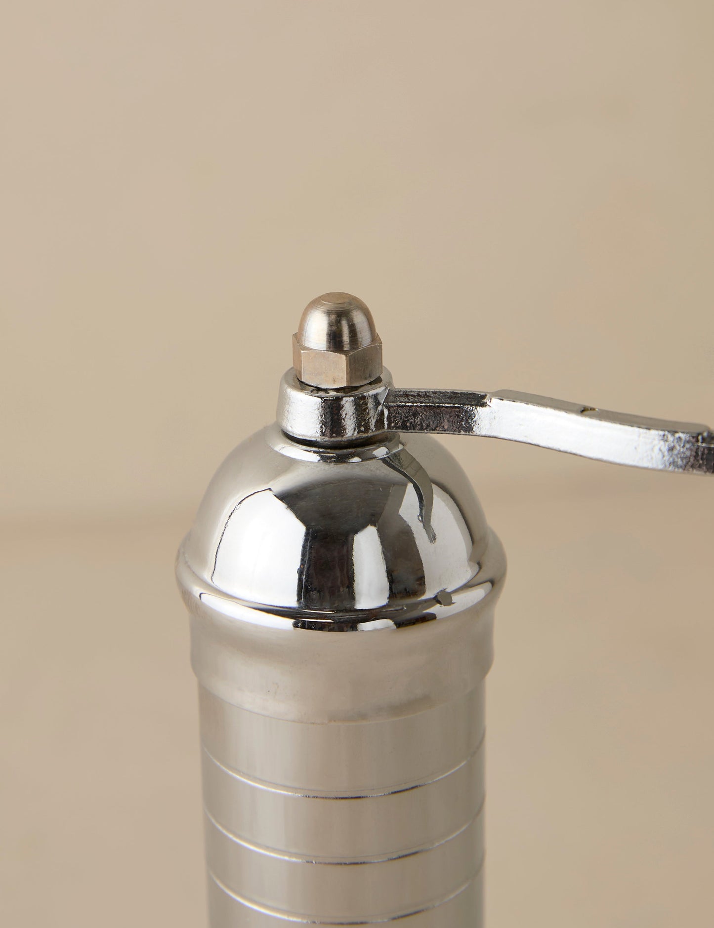 Moulin à sel en laiton Atlas