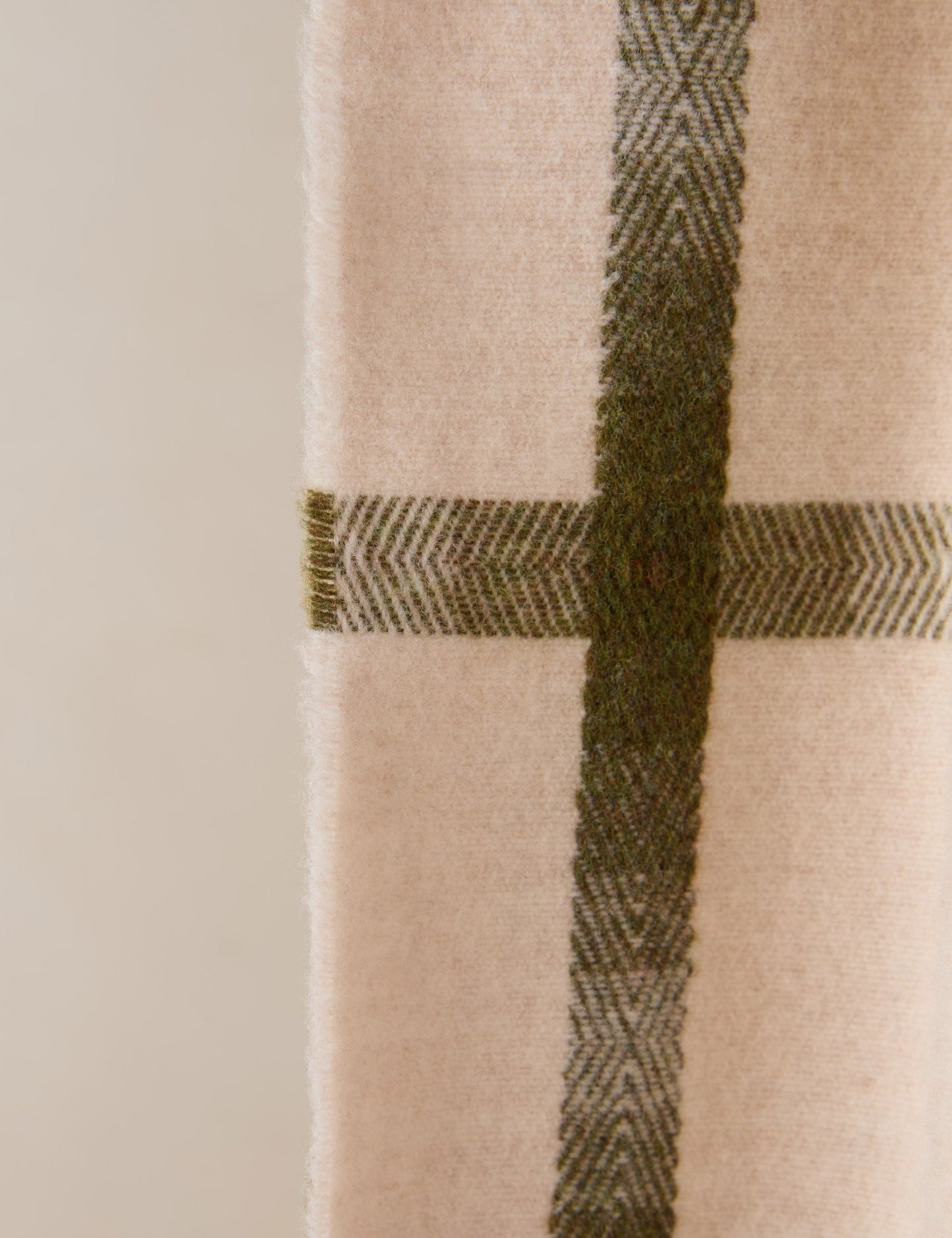 Jeté en laine d'agneau Atwood