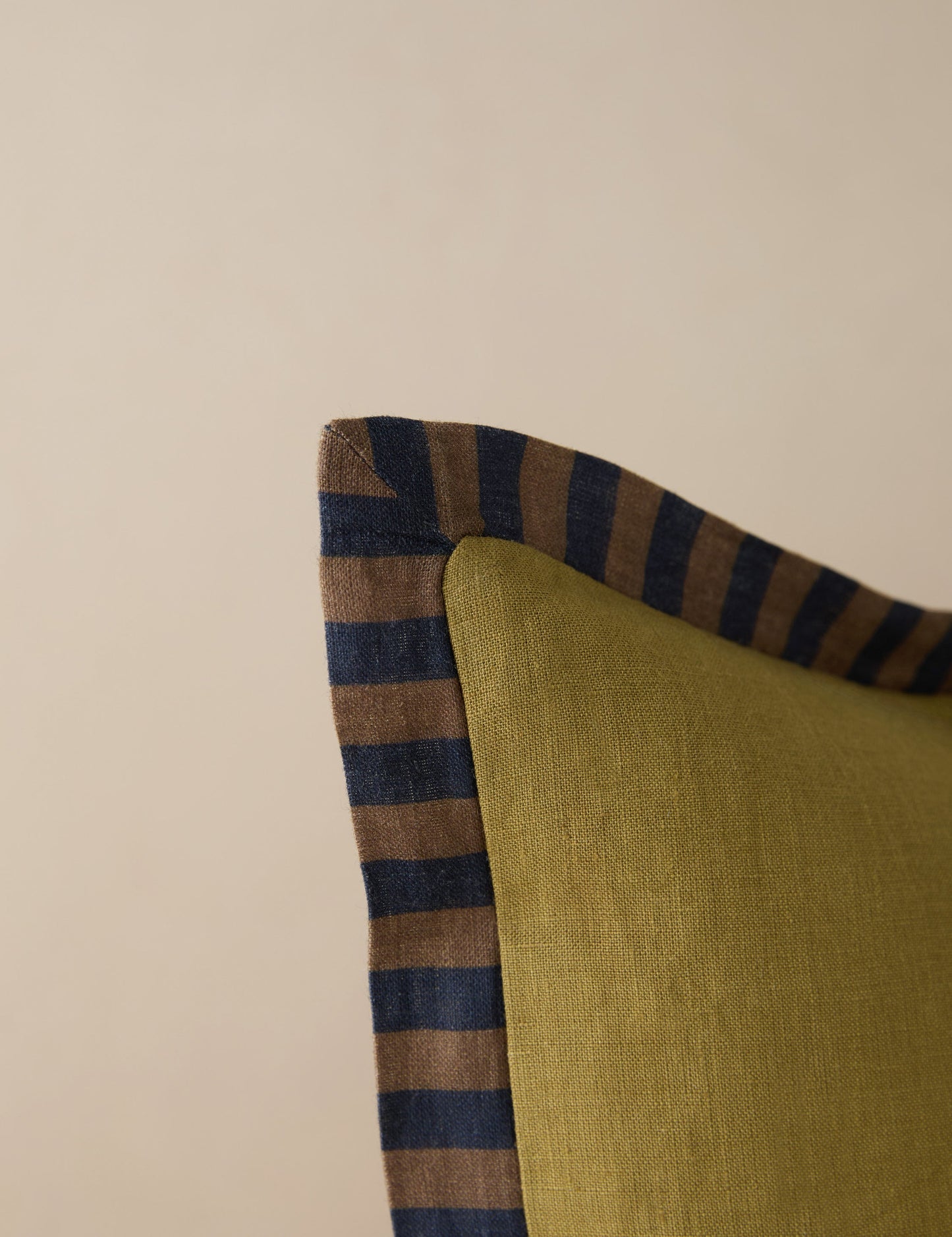 Oreiller Rajaa par Sarah Sherman Samuel