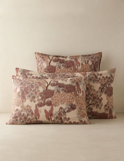 Housse de coussin Garden Walk en lin et coton par Sarah Sherman Samuel