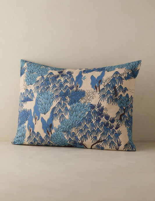 Housse de coussin Garden Walk en lin et coton par Sarah Sherman Samuel