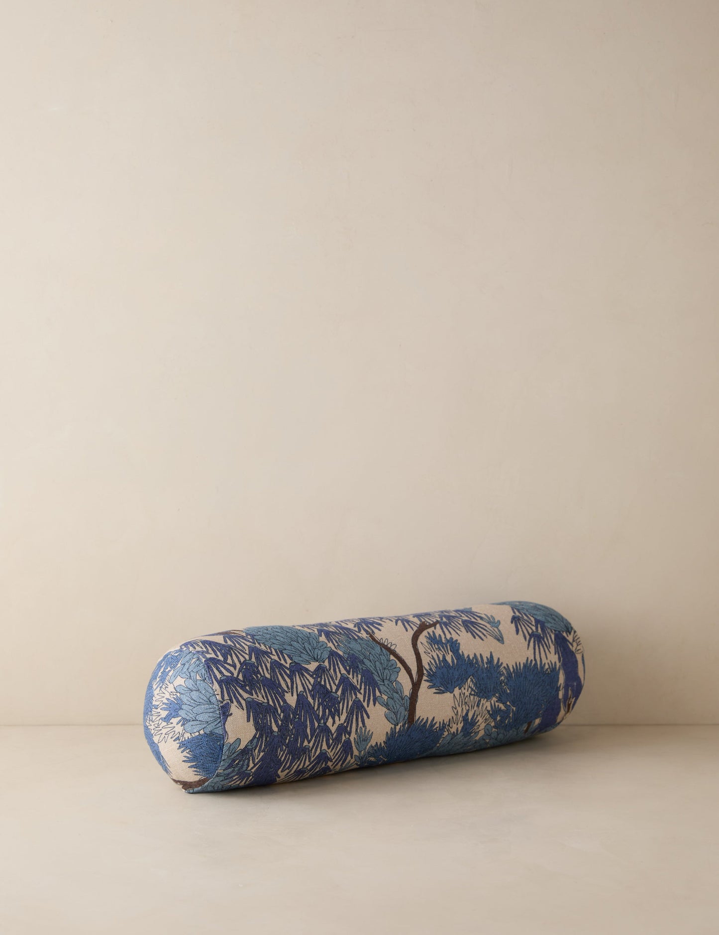 Coussin en lin Garden Walk par Sarah Sherman Samuel