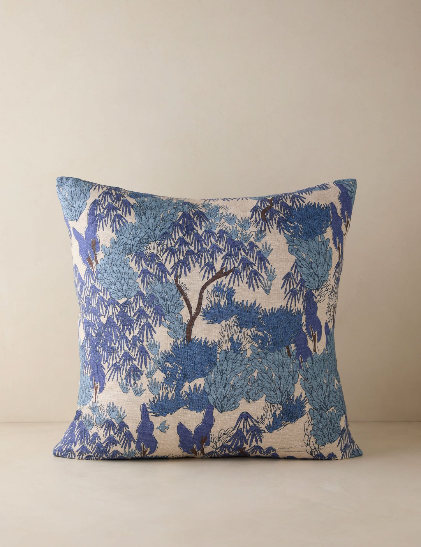 Coussin en lin Garden Walk par Sarah Sherman Samuel