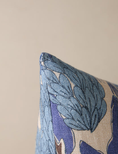 Coussin en lin Garden Walk par Sarah Sherman Samuel