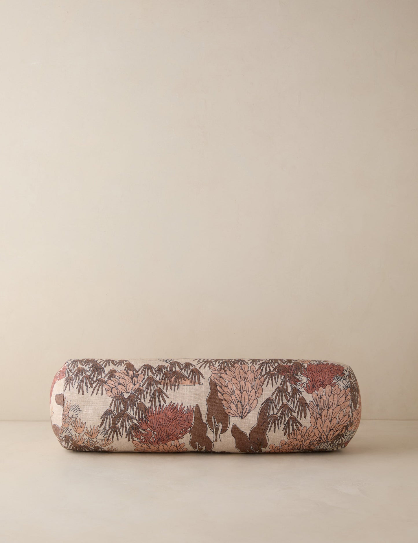 Coussin en lin Garden Walk par Sarah Sherman Samuel