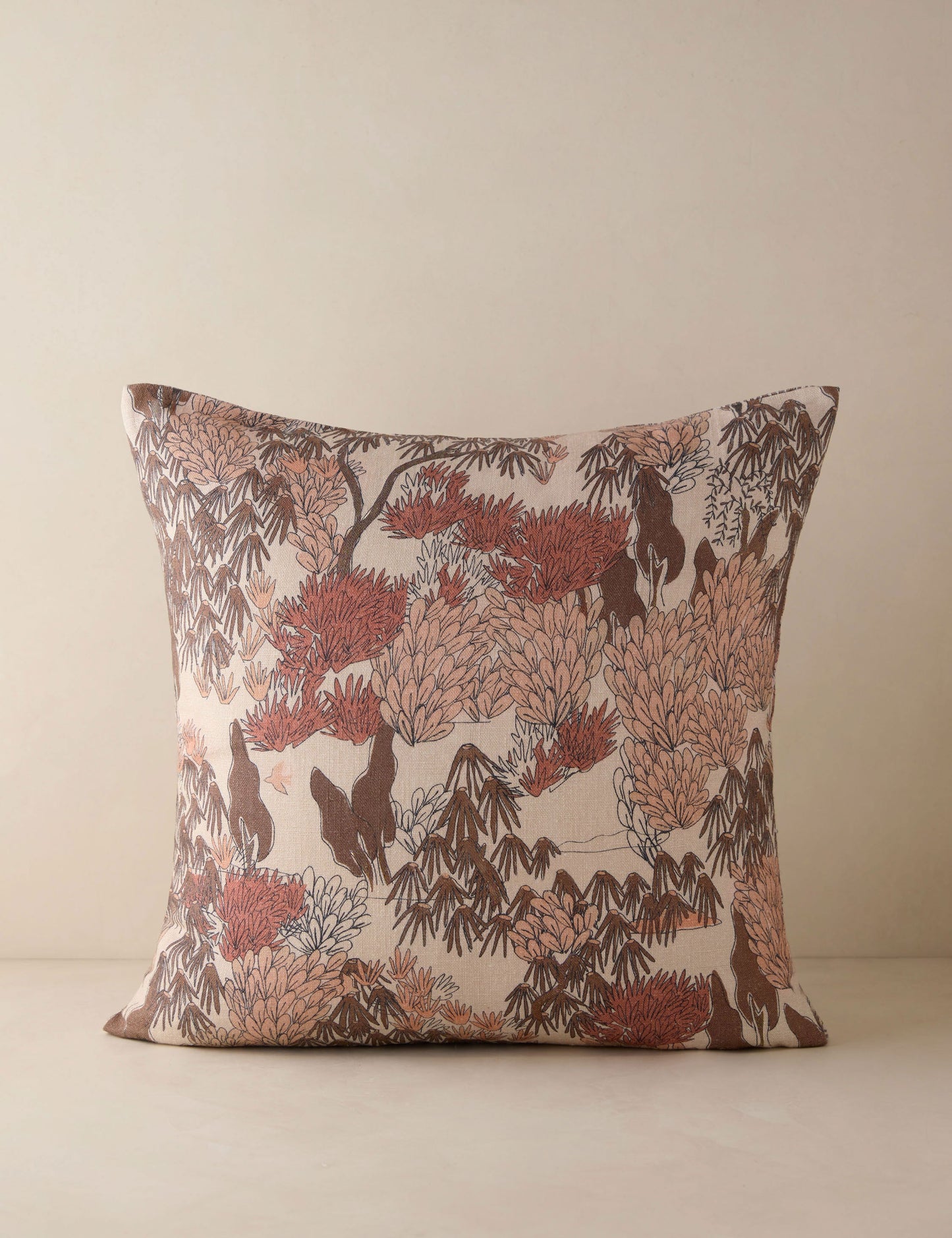 Coussin en lin Garden Walk par Sarah Sherman Samuel