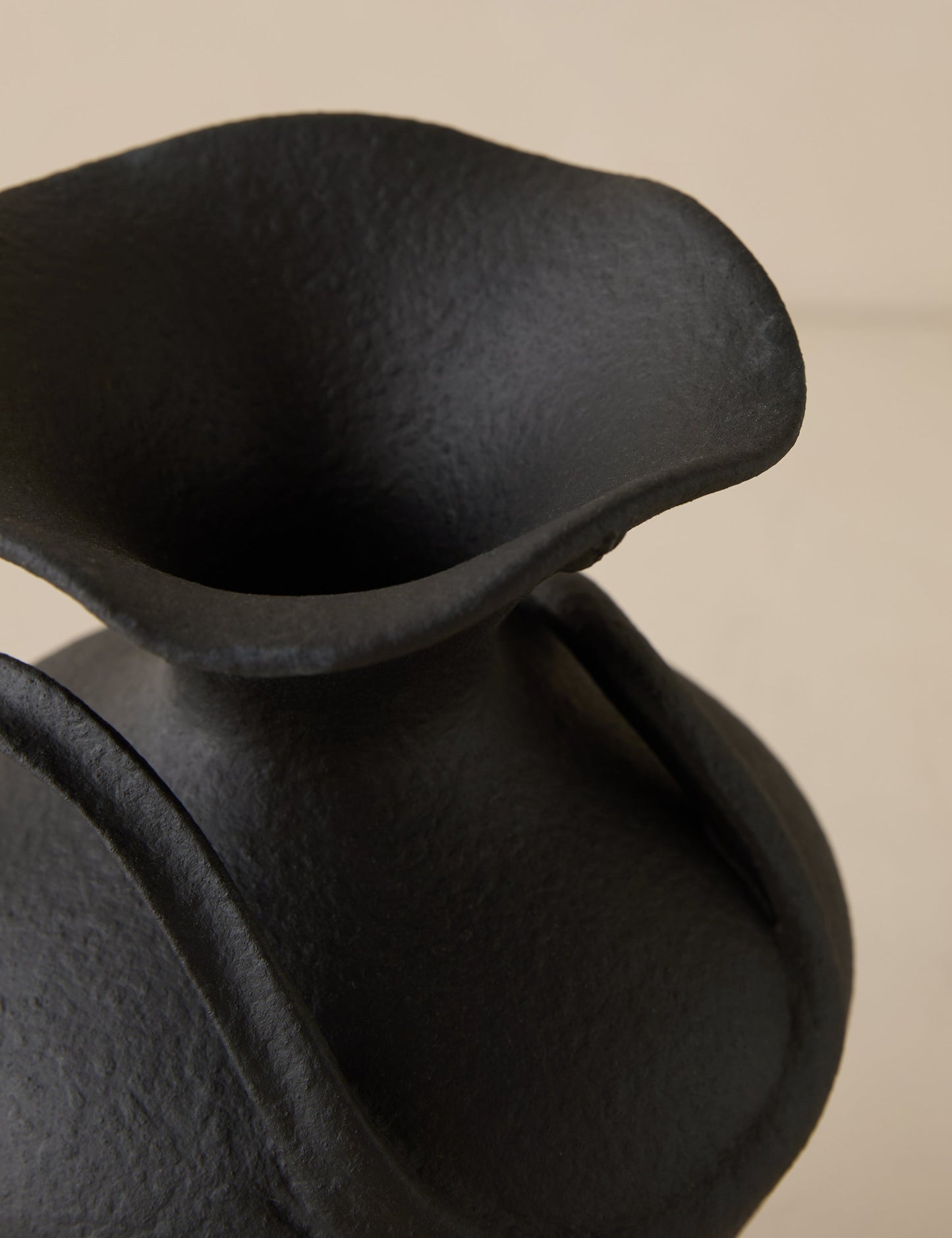 Vase Karme par Sarah Sherman Samuel