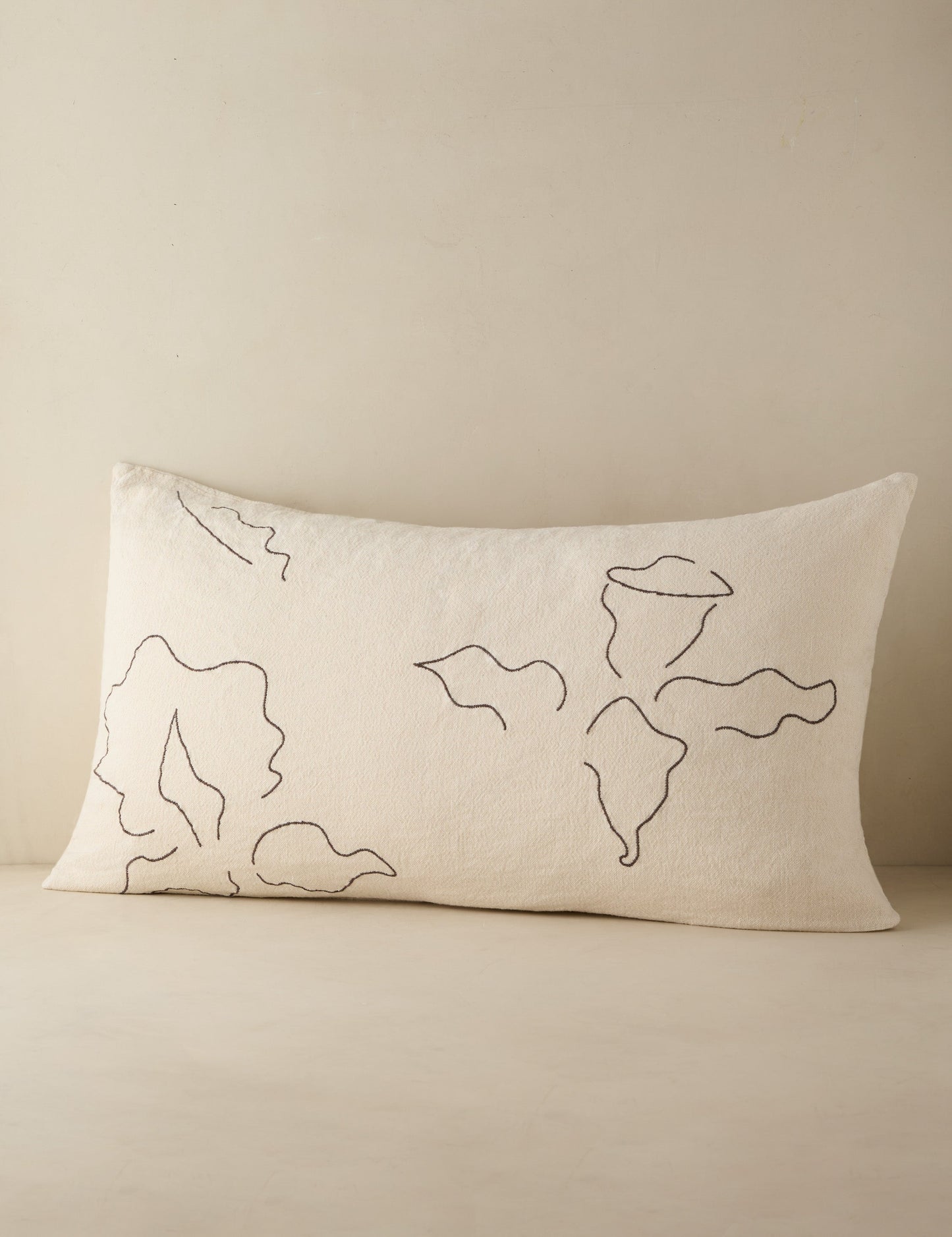 Taies d'oreiller en lin et coton Narsi (lot de 2) par Sarah Sherman Samuel