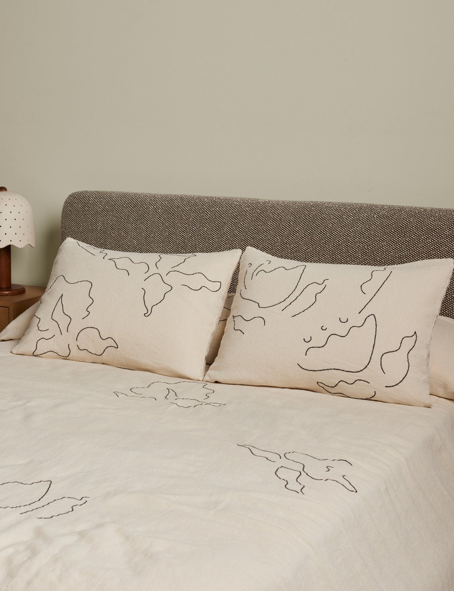 Taies d'oreiller en lin et coton Narsi (lot de 2) par Sarah Sherman Samuel