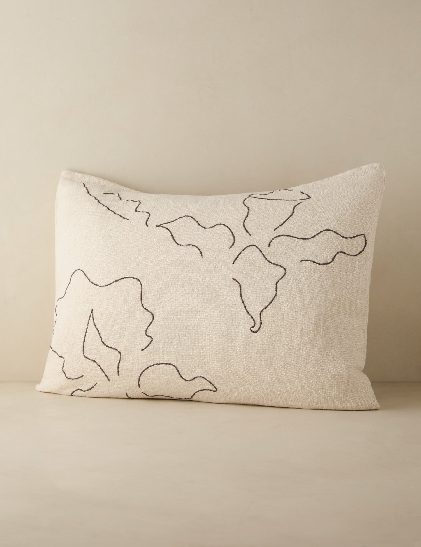 Taies d'oreiller en lin et coton Narsi (lot de 2) par Sarah Sherman Samuel