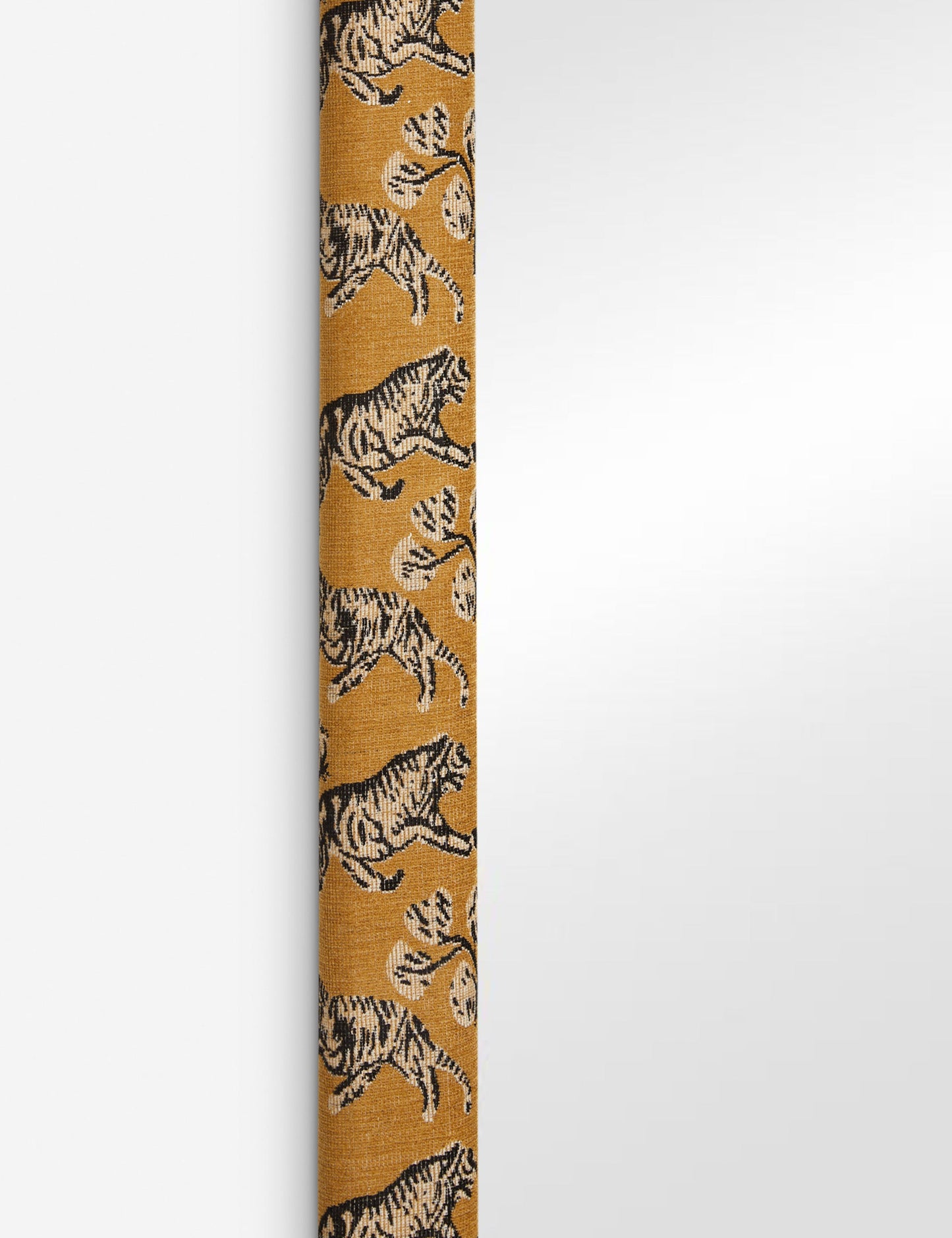 Miroir pleine longueur rembourré Tiger par Sarah Sherman Samuel