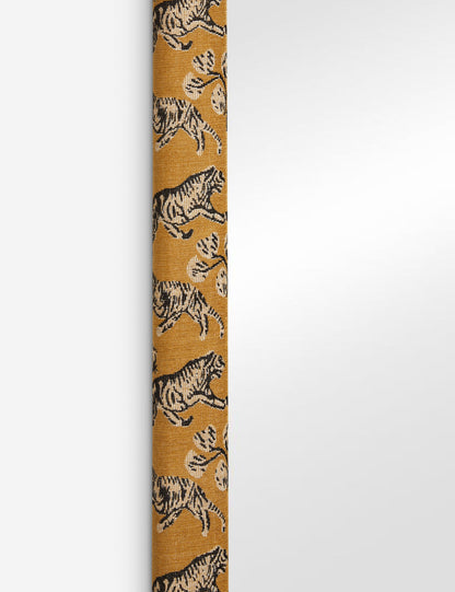 Miroir pleine longueur rembourré Tiger par Sarah Sherman Samuel