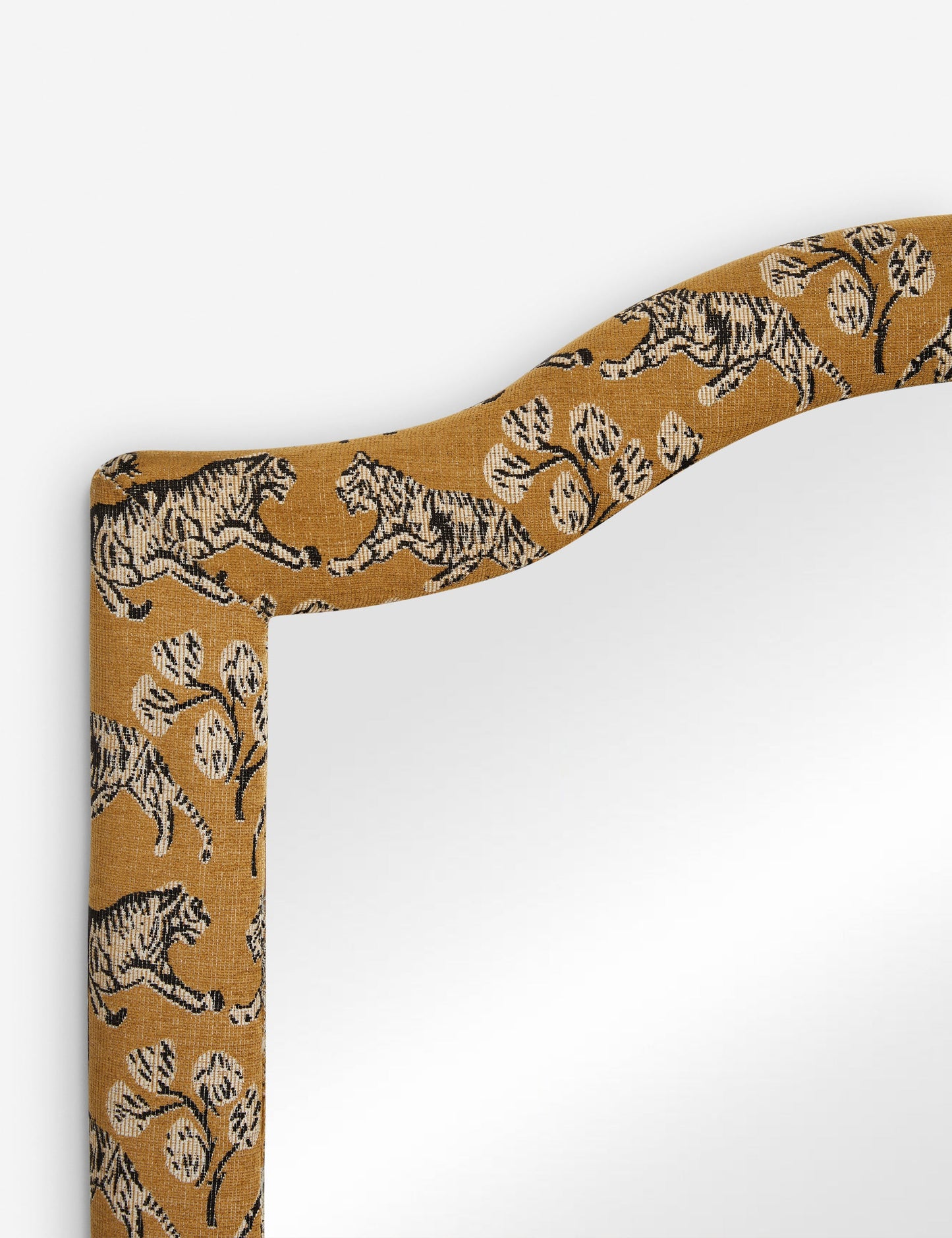 Miroir de cheminée rembourré Tiger par Sarah Sherman Samuel