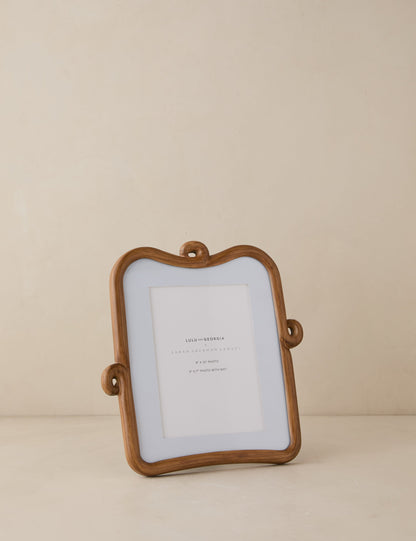 Cadre photo en bois bouclé par Sarah Sherman Samuel