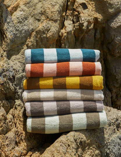 Collection de serviettes éponge simples par Hawkins New York