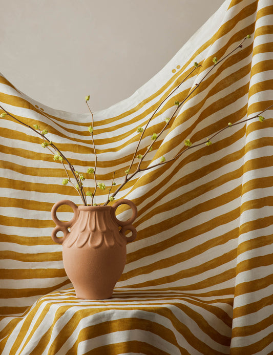 Tissu en lin à rayures picturales par Sarah Sherman Samuel