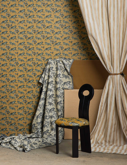 Tissu en lin à rayures picturales par Sarah Sherman Samuel